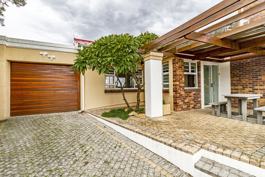 3 Bedroom Property for Sale in Gordons Bay Village Western Cape
